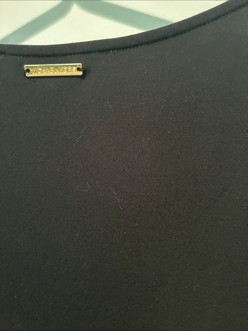MICHAEL Michael Kors Black Sequin V-Neck Sleeveless Top.  B30 - Picture 3 of 4
